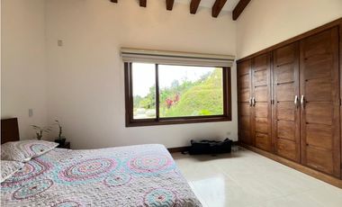 VENTA DE CASA CAMPESTRE ESTILO COLONIAL – AUTOPISTA MEDELLN – BOGOT