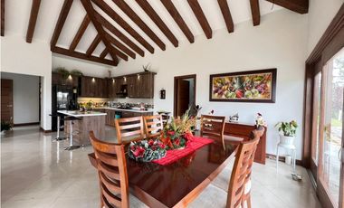 VENTA DE CASA CAMPESTRE ESTILO COLONIAL – AUTOPISTA MEDELLN – BOGOT