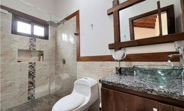 VENTA DE CASA CAMPESTRE ESTILO COLONIAL – AUTOPISTA MEDELLN – BOGOT