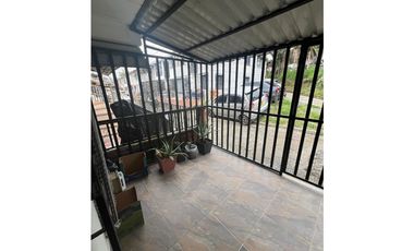 VENTA DE CASA EN ARMENIA BARRIO UNIVERSAL CON GARAJE