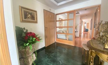 Arriendo apartamento en La Calleja Alta