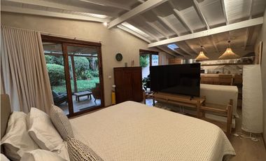 Arriendo casa campestre en Llano Grande con cabañas y jacuzzi