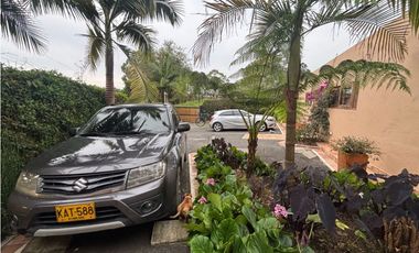 Arriendo casa campestre en Llano Grande con cabañas y jacuzzi