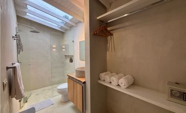 Arriendo casa campestre en Llano Grande con cabañas y jacuzzi