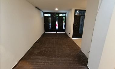 VENTA DE CASA SECTOR ESTADIO (REMODELADA)