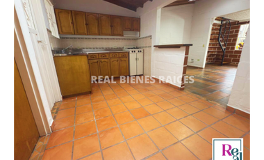 Casa para arriendo en unidad abierta.