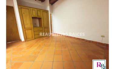 Casa para arriendo en unidad abierta.