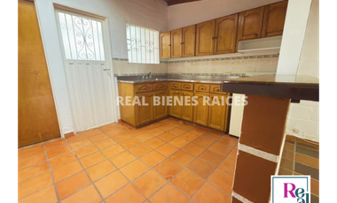 Casa para arriendo en unidad abierta.