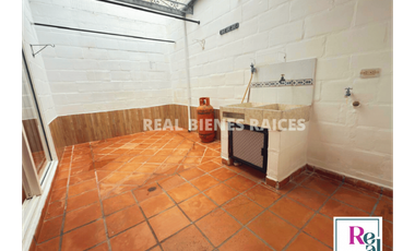 Casa para arriendo en unidad abierta.