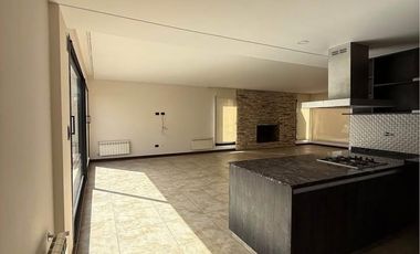 Casa en barrio privado Rumenco