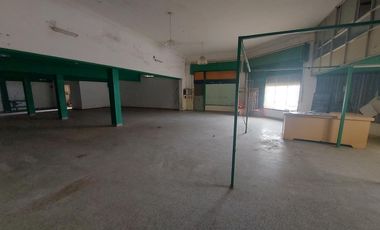 Local en  Azopardo al 6900