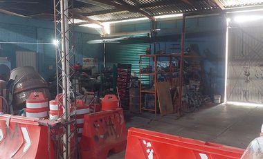 Se VENDE bodega de 387 m2 de terreno, con 4 locales y un departamento