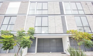 Casa en Venta en Santa Ana Tepetitlán, Zapopan Jalisco.