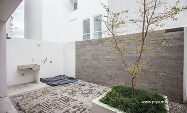 Casa en Venta en Santa Ana Tepetitlán, Zapopan Jalisco.