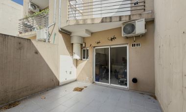 Departamento mono ambiente con patio en Villa Luro