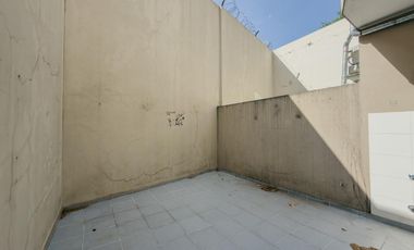 Departamento mono ambiente con patio en Villa Luro