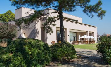 Casa en alquiler temporario - 5 ambientes