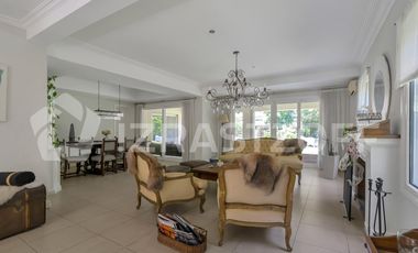 Casa en alquiler temporario - 5 ambientes