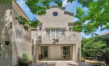 Casa en alquiler temporario - 5 ambientes