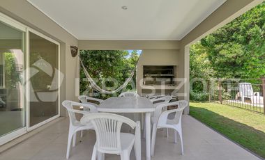 Casa en alquiler temporario - 5 ambientes