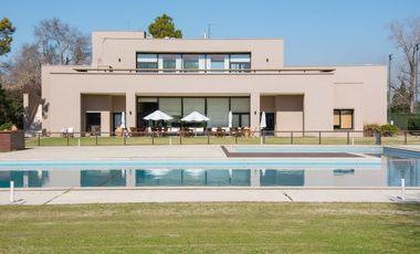 Casa en alquiler temporario - 5 ambientes