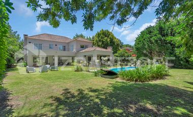 Casa en alquiler temporario - 5 ambientes