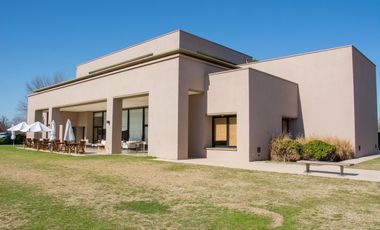 Casa en alquiler temporario - 5 ambientes