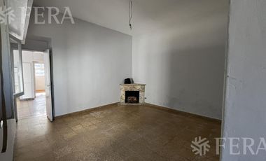 Alquiler de Casa 4 ambientes con espacio guardacoche en Sarandi