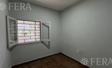 Alquiler de Casa 4 ambientes con espacio guardacoche en Sarandi