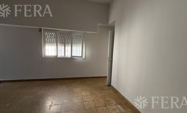 Alquiler de Casa 4 ambientes con espacio guardacoche en Sarandi