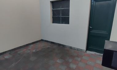 CASA DE 3 AMBIENTES VENTA EN 1 de Mayo 1310 (REMEDIOS DE ESCALADA)