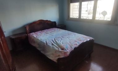 CASA DE 3 AMBIENTES VENTA EN 1 de Mayo 1310 (REMEDIOS DE ESCALADA)