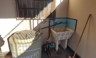 CASA DE 3 AMBIENTES VENTA EN 1 de Mayo 1310 (REMEDIOS DE ESCALADA)