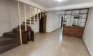 RENTA en Colinas del Lago