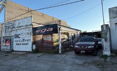 Galpón sobre importante avenida