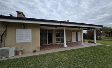 Casa en  Calle Del Amanecer al 1500