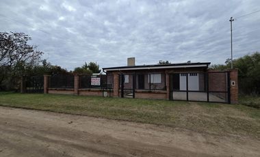 Casa en  Calle Del Amanecer al 1500