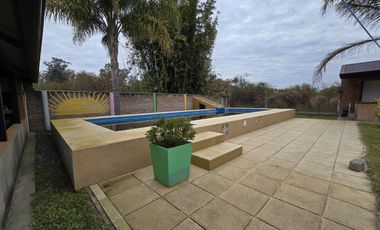 Casa en  Calle Del Amanecer al 1500