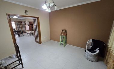 Casa en  Calle Del Amanecer al 1500