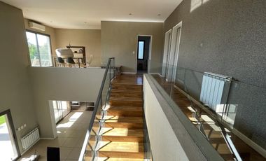 Casa venta, la lomada, moderna lote central