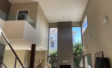 Casa venta, la lomada, moderna lote central