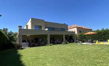 Casa venta, la lomada, moderna lote central