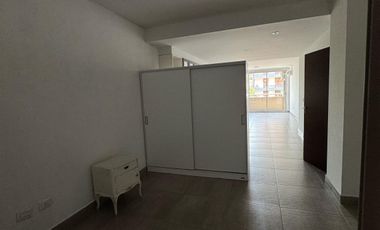 a estrenar - super amplio  - dividido - 52m2 - balcón - aire acondicionado - paclard -  amenities