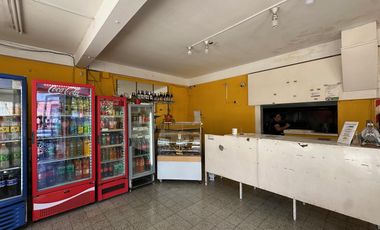 Local en 25 de Mayo y 3 de Febrero