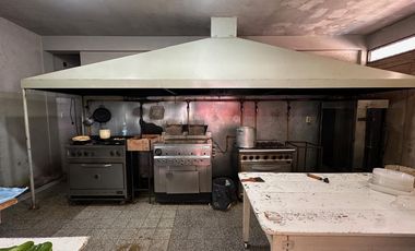 Local en 25 de Mayo y 3 de Febrero