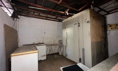 Local en 25 de Mayo y 3 de Febrero