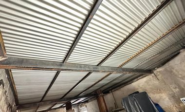 Local en 25 de Mayo y 3 de Febrero