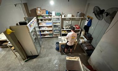 Local en 25 de Mayo y 3 de Febrero