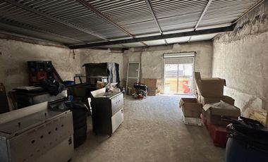 Local en 25 de Mayo y 3 de Febrero