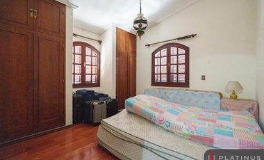Casa en Venta de 8 Dormitorios, 688m2, Apto Crédito - Barrio Cerro Chico
